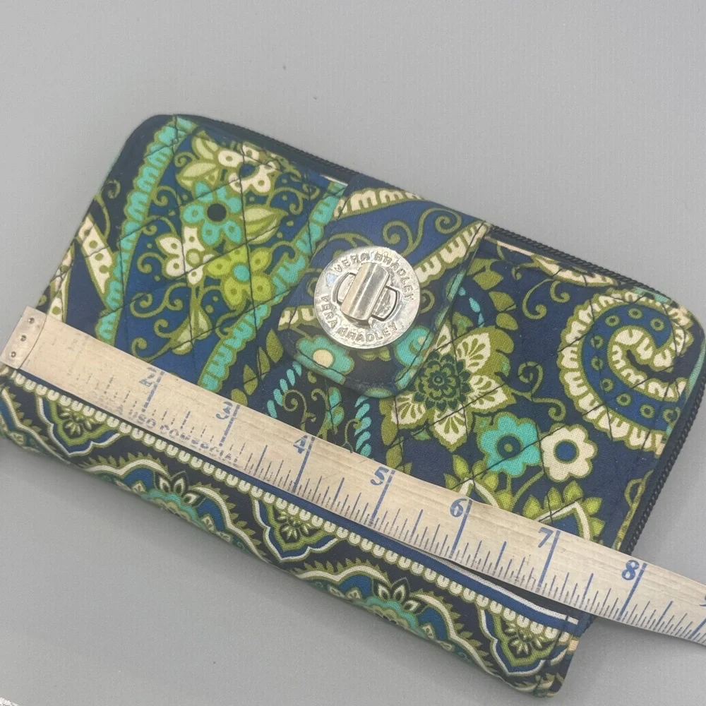 Vera Bradley Green Blue Paisley Quilted Zip Wallet Organizer - Picture 8 of 8